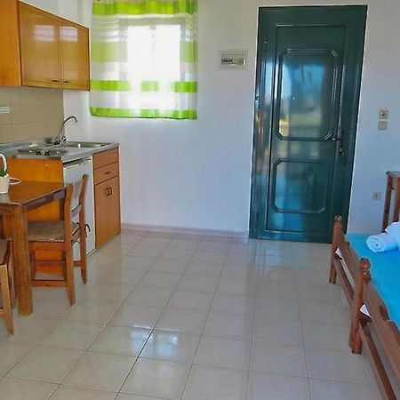 Debbi Appartments And Hotel Ялисос Екстериор снимка