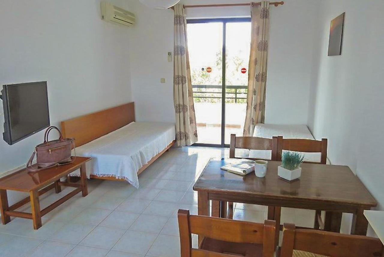 Debbi Appartments And Hotel Ялисос Екстериор снимка