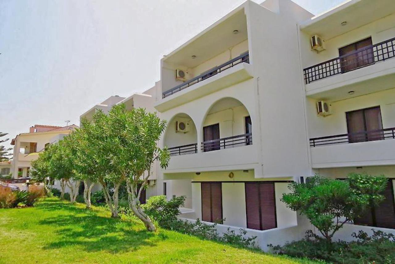 Debbi Appartments And Hotel Ялисос Екстериор снимка