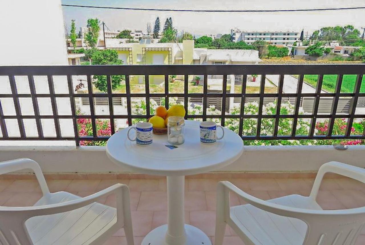Debbi Appartments And Hotel Ялисос Екстериор снимка